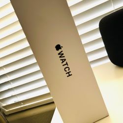 Apple Watch SE 3 40mm Starlight! Just Release Yesterday!! Brand New Sealed! 2025 Model!!! 