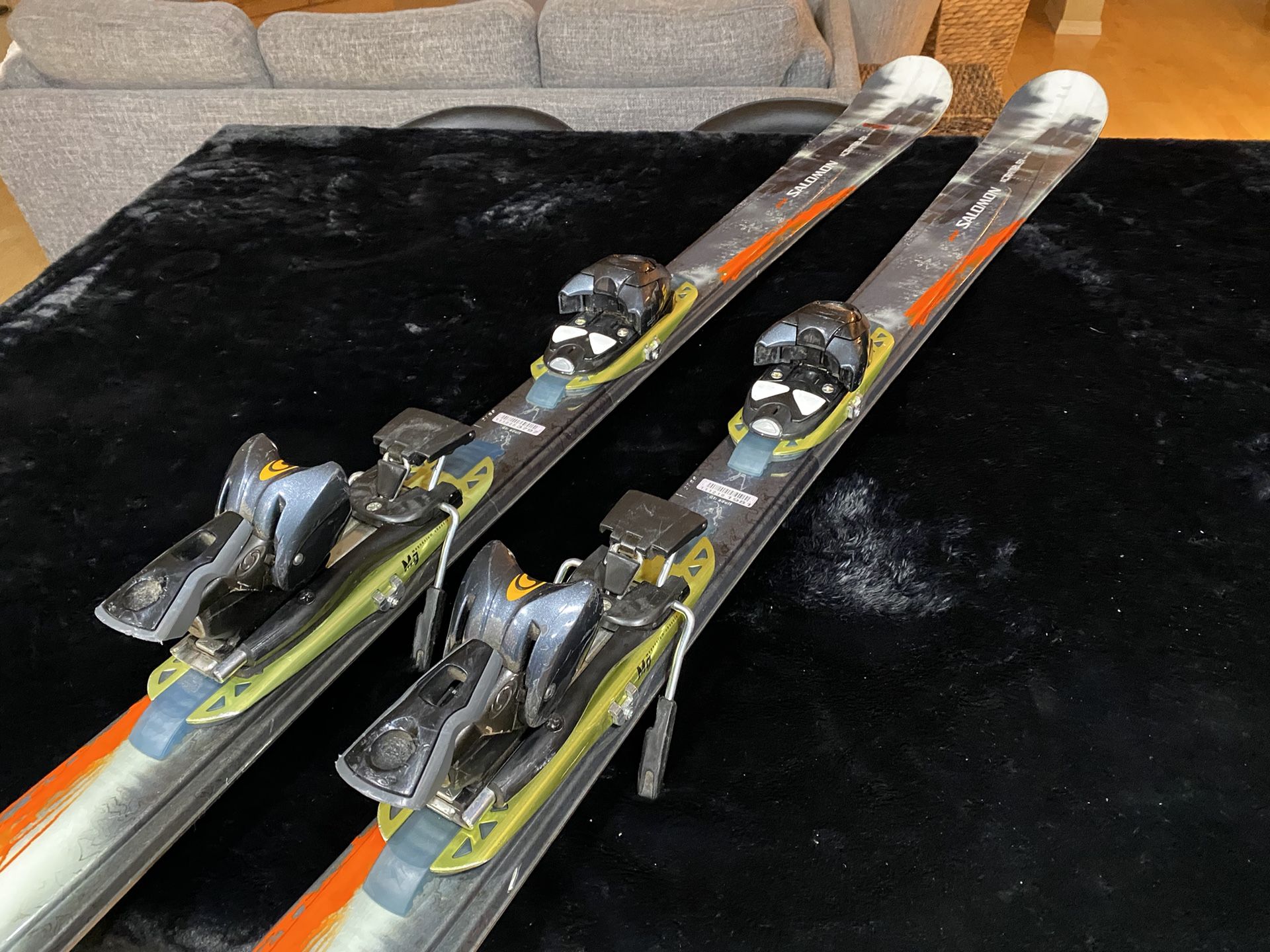 Salomon Scrambler 7 Pilot Skis (175cm) with Salomon S711 Bindings