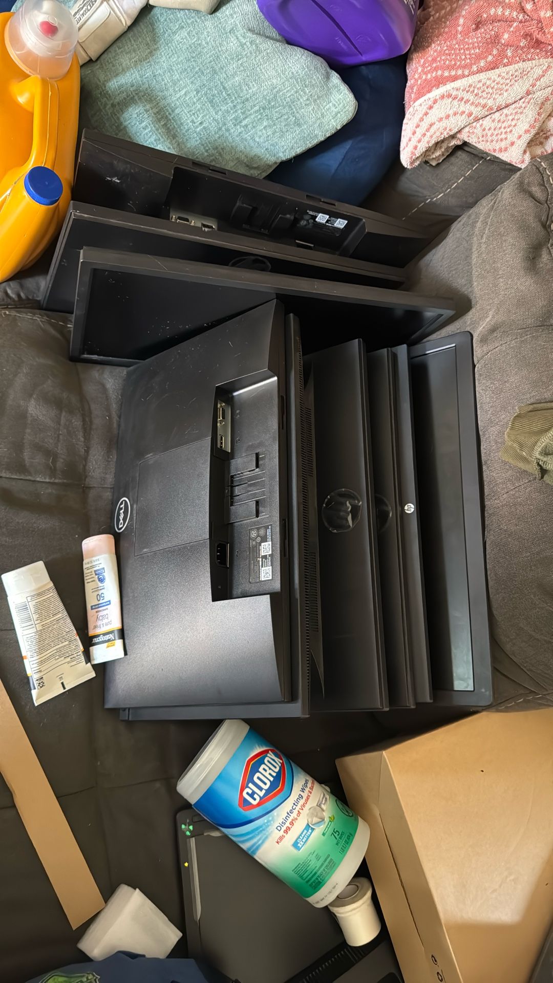 E2020h monitors And HP204