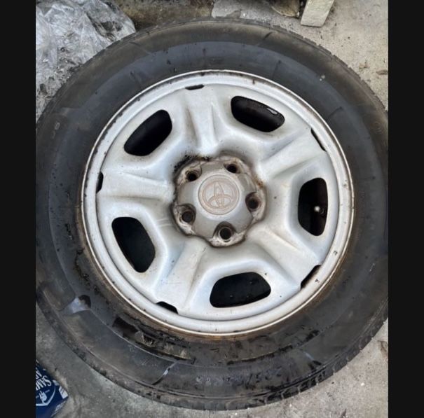 1 — 205/65r15 5x4.5 5x114.3 Stock Tacoma Camry Civic RAV4 Wheel Rim Good 90% Treads Tire!