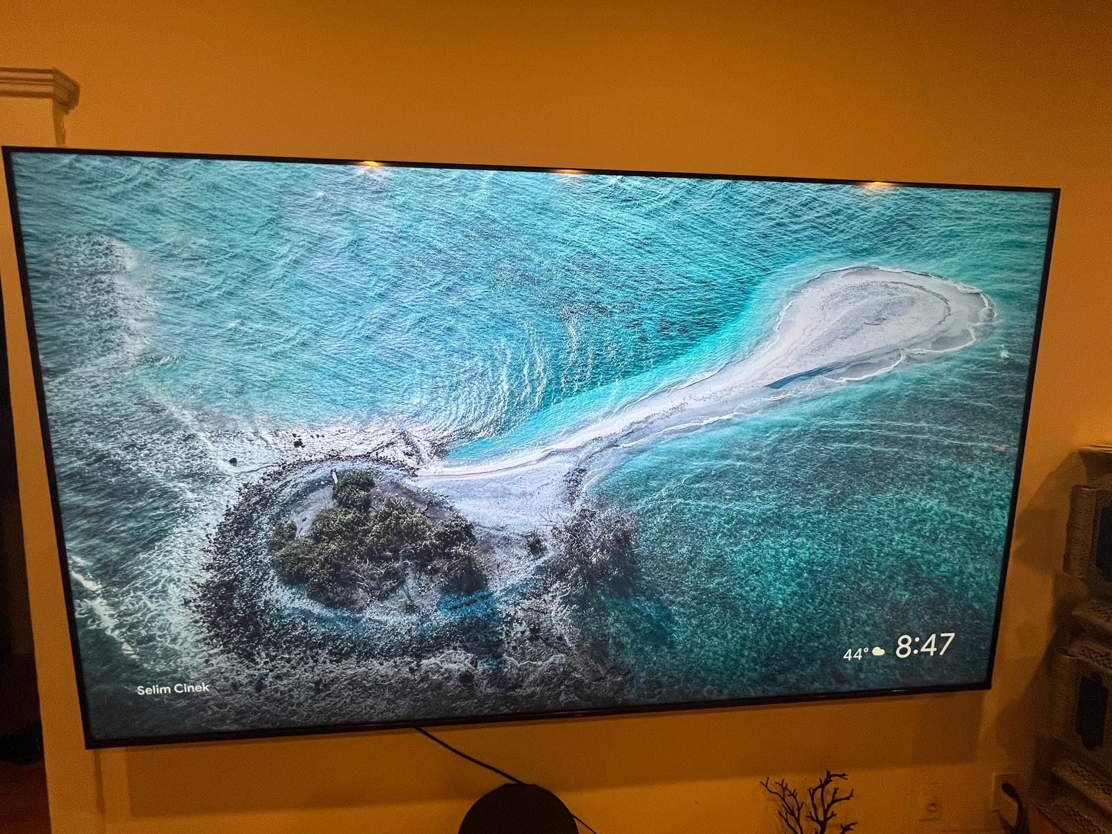 TCL 100” Smart TV (Like New) + Wall Mount Included 🔥