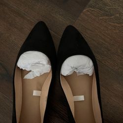 Cute Sleek Black Flats
