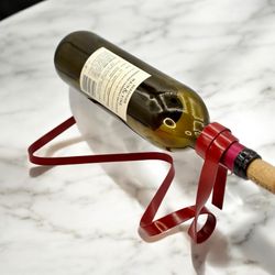 Elegant Metal Wine Bottle Holder 