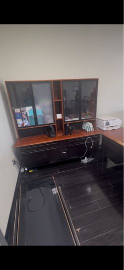 Free office desk