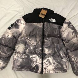 The North Face x Supreme Puffer Jacket Size M