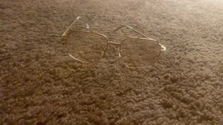 Gold frame glasses