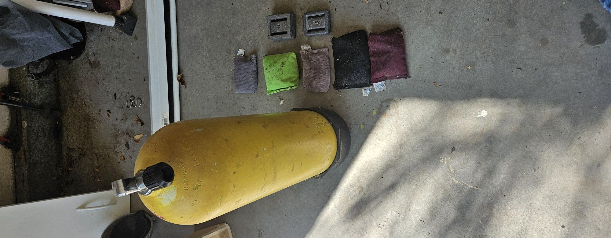 Scuba Tank With Weights