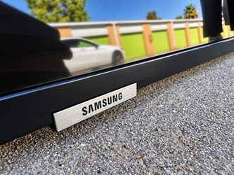 65” SAMSUNG SMART TV
