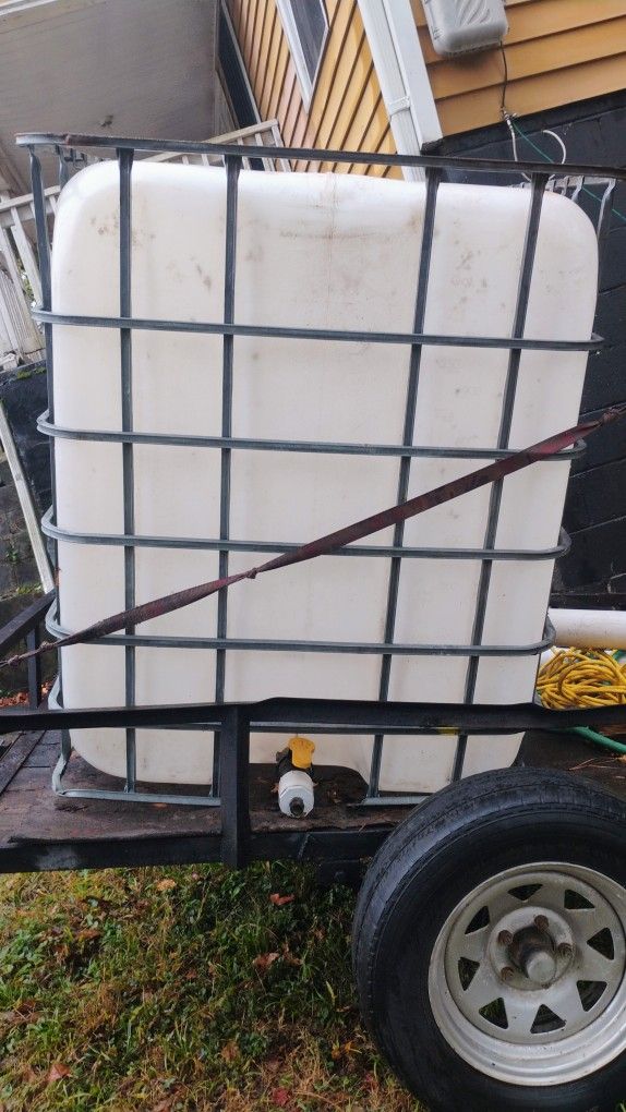 275 Gallon Water Tank