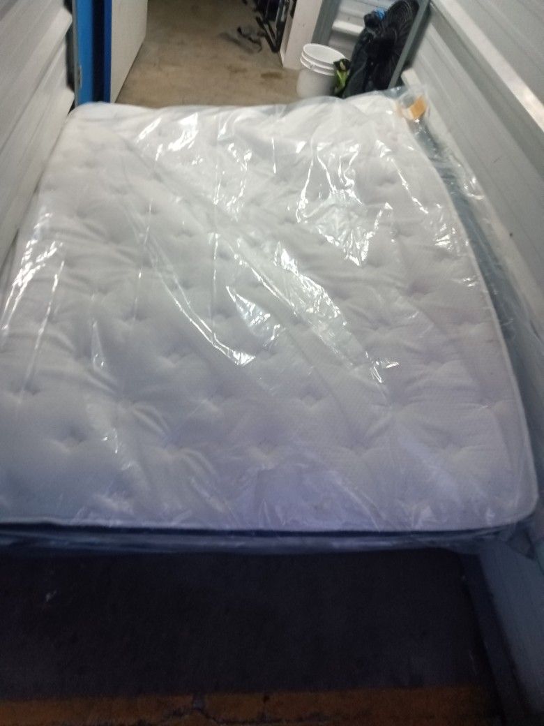 New Queen Mattress$ 40 OBO