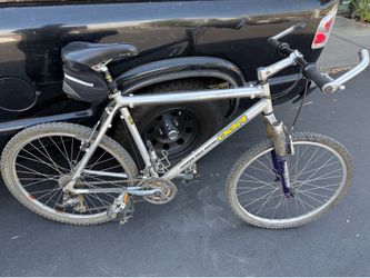 Vintage diamondback GT mountain bike aluminum frame