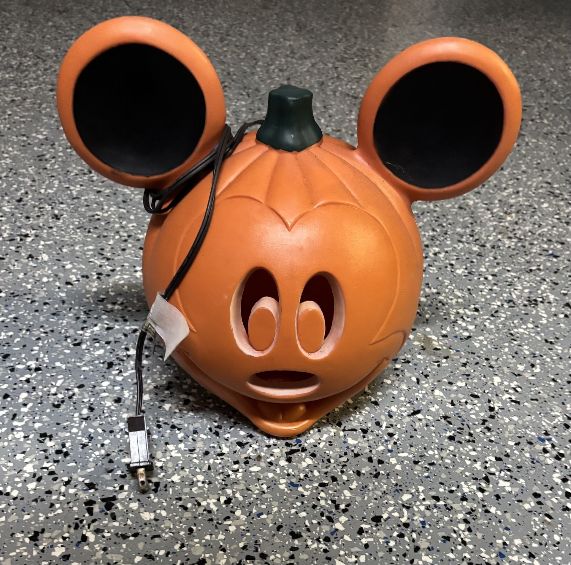 Light Up Mickey Mouse Pumpkin for Halloween