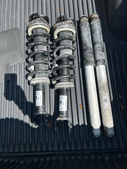 2022 Ram bighorn  Fro nt and  rear suspension