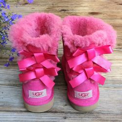 UGG Bailey Bow Hot Pink Boots..... Girls Size Youth Size 2

