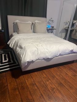 Queen bed set