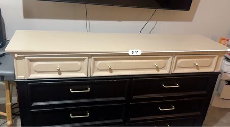 Bedroom dresser