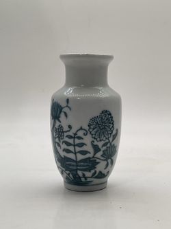 Quinghua Miniature Vase