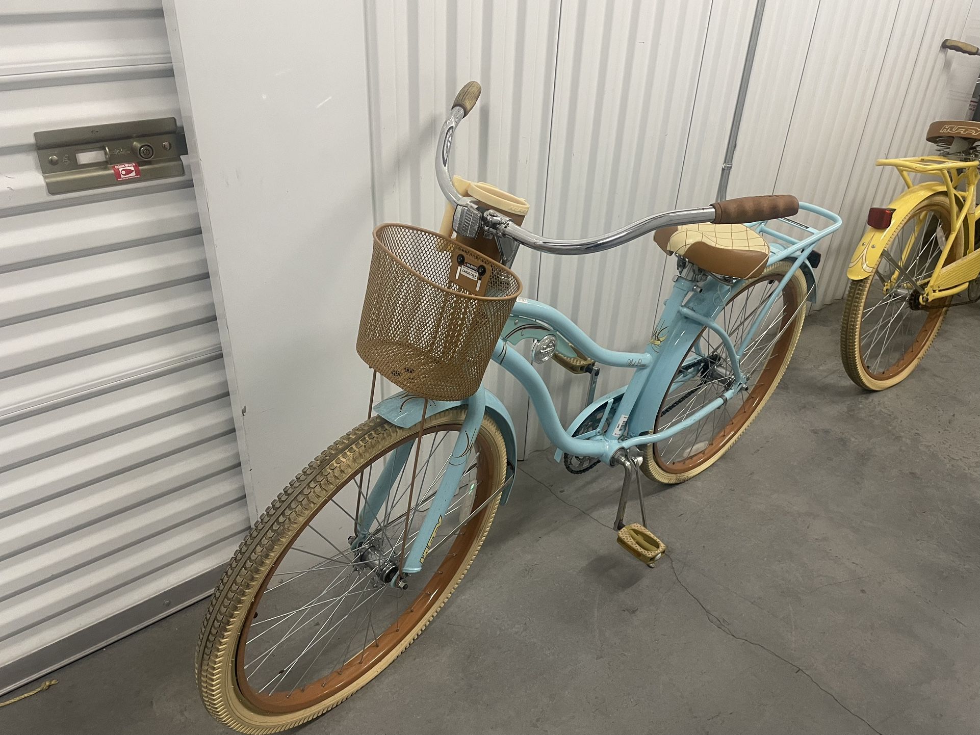 Huffy Nel Lusso Classic Cruiser Bike 