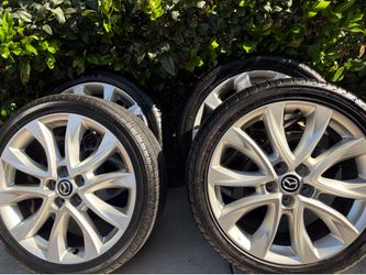 Set 19” buenas condiciones 5. 114 Toyota  Nissan honda. Mazda Mustang