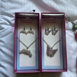 Hello kitty and friends necklace/ earring set