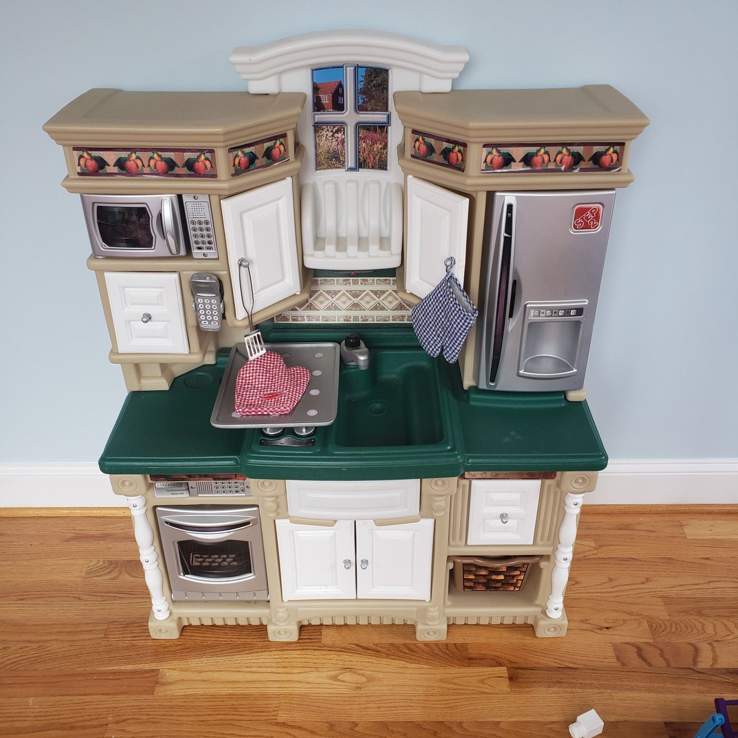 Kids kitchen set