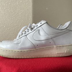 White mens Nike AirForce 1 Size 9