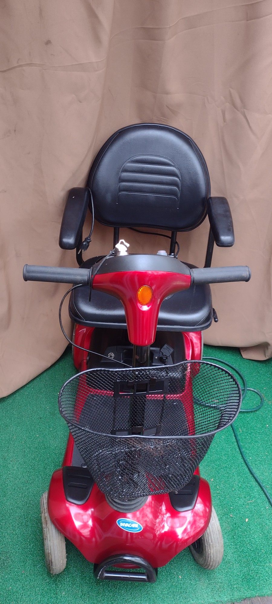 Invacare Lynx L-4 Powered Scooter