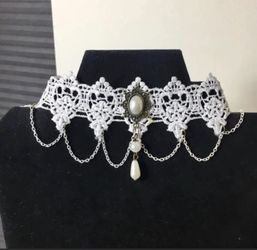 White lace victorian choker