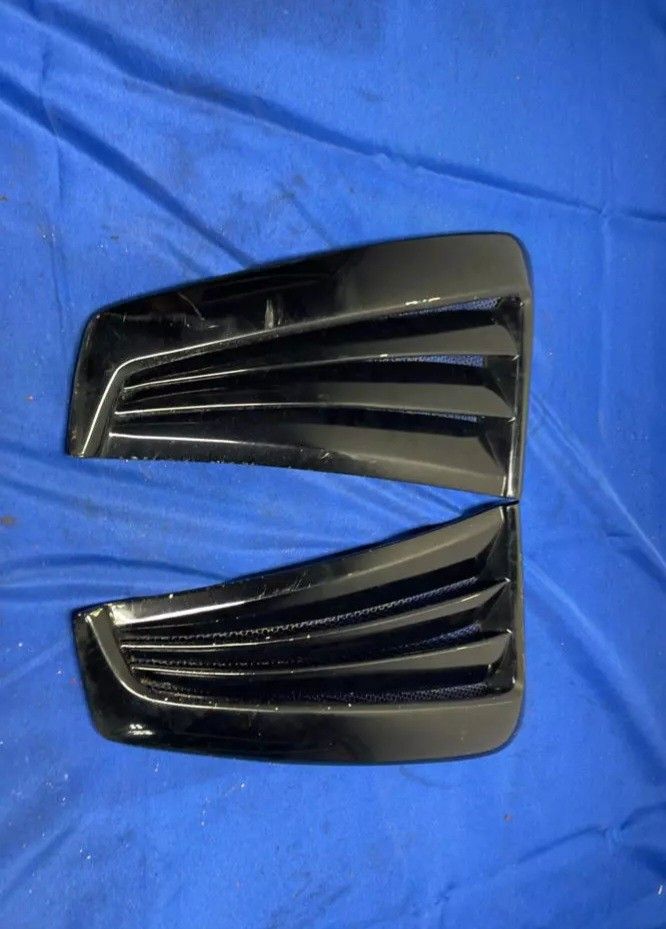 99-04 Mustang SALEEN Side Scoops OEM