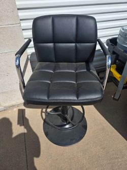 Bar stool