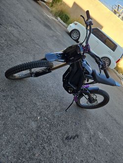 surron lbx low  miles on it upgraded parts upgraded pegs and more