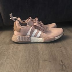 Woman’s Adidas Size 7Y