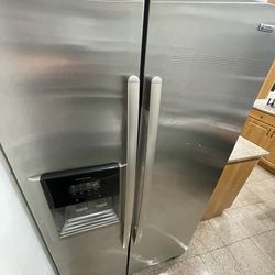Kenmore fridge great condition