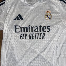 real Madrid Jersey Mbappe 24/25 #9 Size Large Authentic 