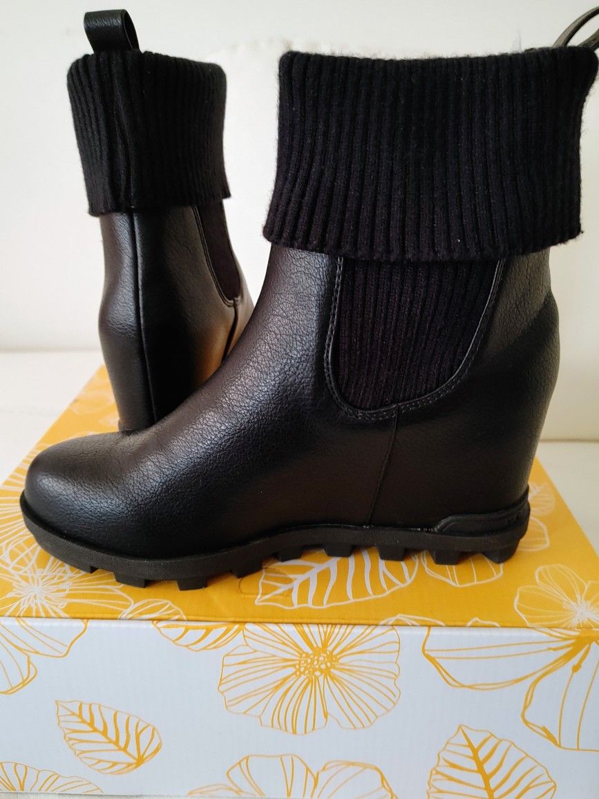 Women's Yellow Box Wedge Ankle Boots Size 6.5