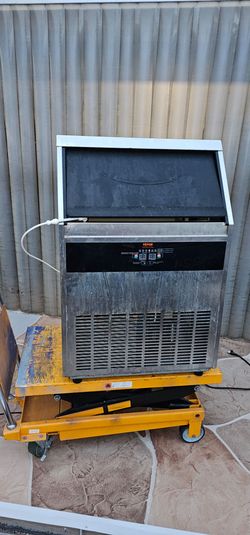 ICE MACHINE 440 lb