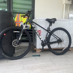 Trek Marlon 5 Mountain Bike
