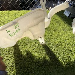 2015 Ford Fusion windshield washer fluid Reservoir 