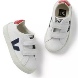 VEJA Kids Esplar Velcro sneakers ( Big Kid) NWOT