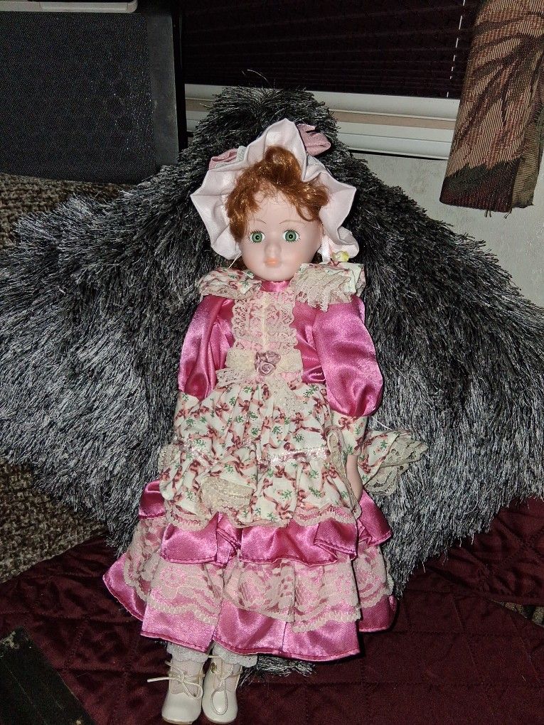 Handy Painted Porcelian Dolls