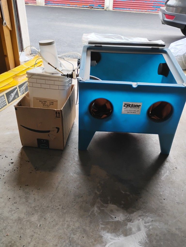 Mini Tabletop Sandblaster