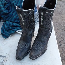 Woman boots ariat