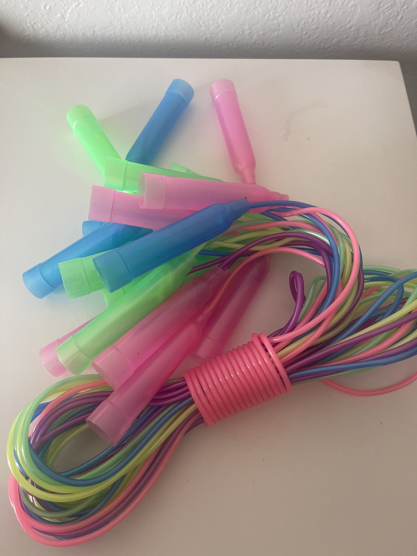 New 10 Plastic Jump Rope Different Colors Skipping Outdoor Activities