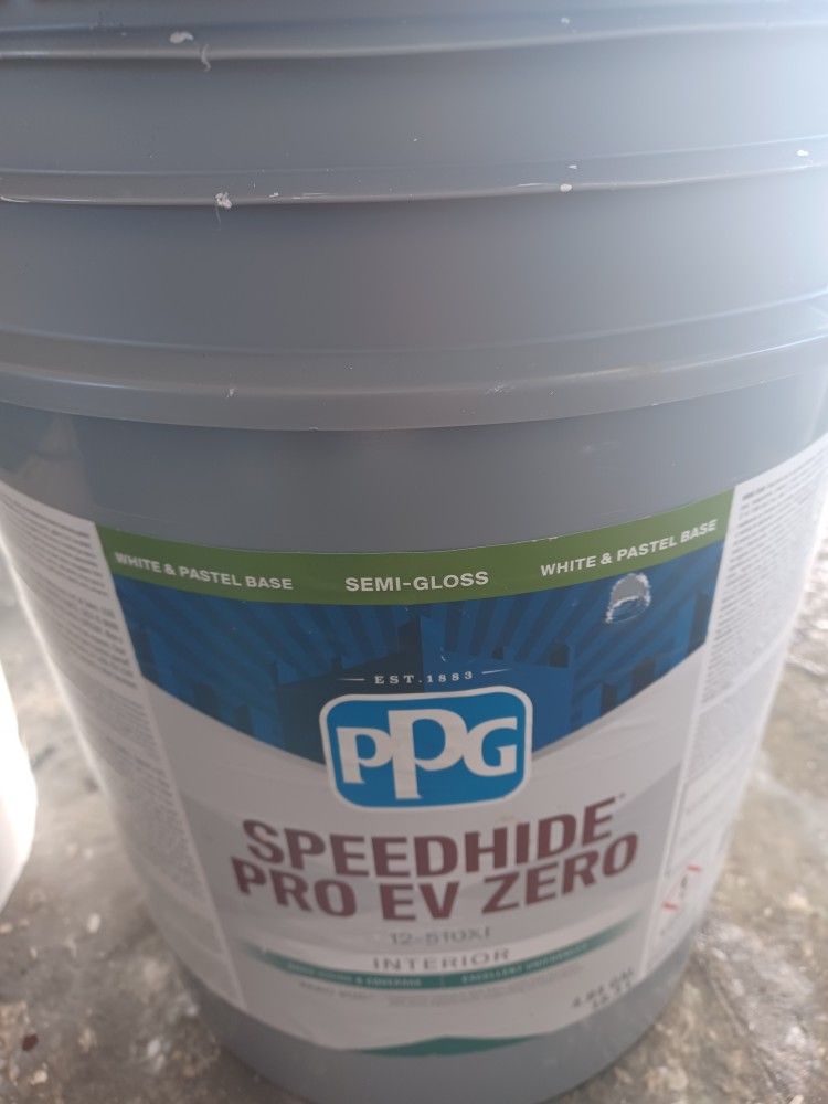 5 Gallons Interior Semigloss White Paint 