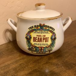 Vintage “The Old Farmer’s Almanac Bean Pot”, #12.          Mint