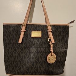 Bag of a Woman ( Bolso De Mujer )