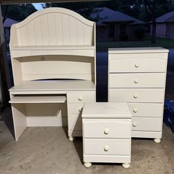White Cottage Style Bedroom Set