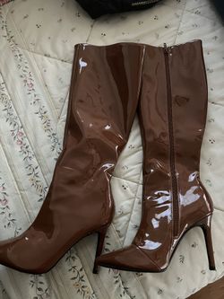 Knee High Women’s Dress Boots