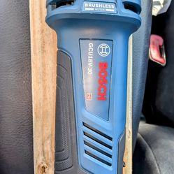 Bosch Drywall Cut Out Rotary Tool GCU18V-30. (TOOL ONLY BATTERY NOT INCLUDED)
