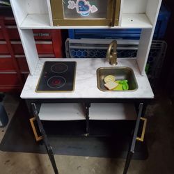 Kids lil kitchen